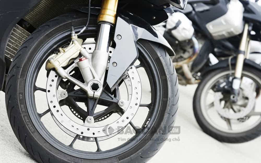 Vòng bi bánh xe cần được thay thế đúng loại để đảm bảo an toàn khi lái