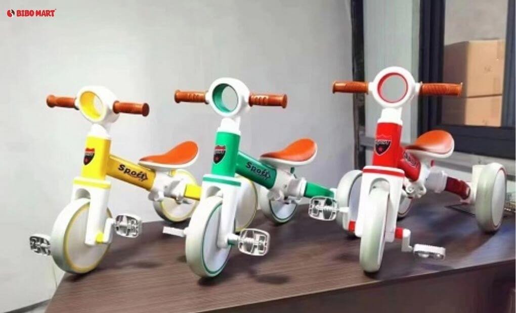 Xe chòi chân phù hợp với bé 2 tuổi