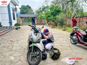 Xe cứu hộ chuyên dụng chở xe máy bị hỏng