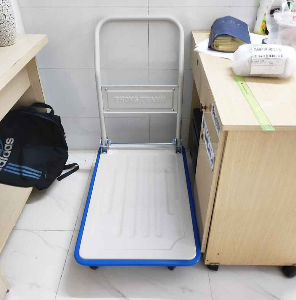 Xe đẩy hàng cất giữ không tốn nhiều diện tích khi không sử dụng