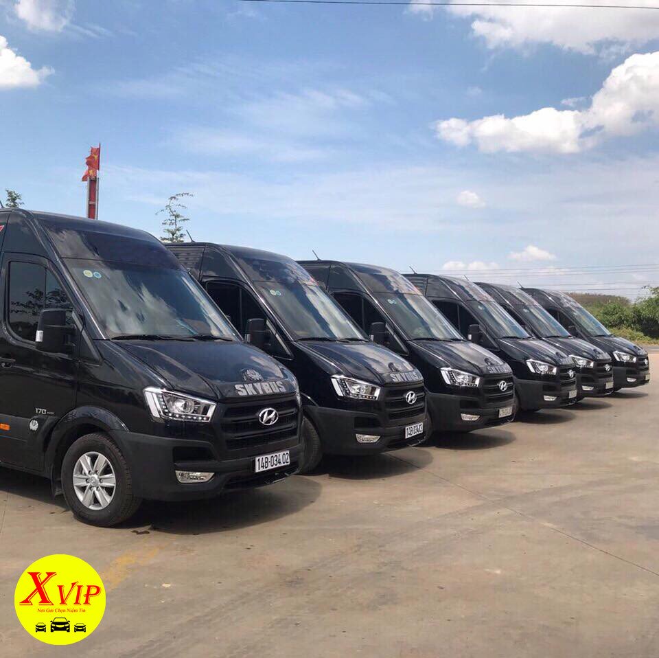 Xe Limousine với không gian rộng rãi cho hành khách