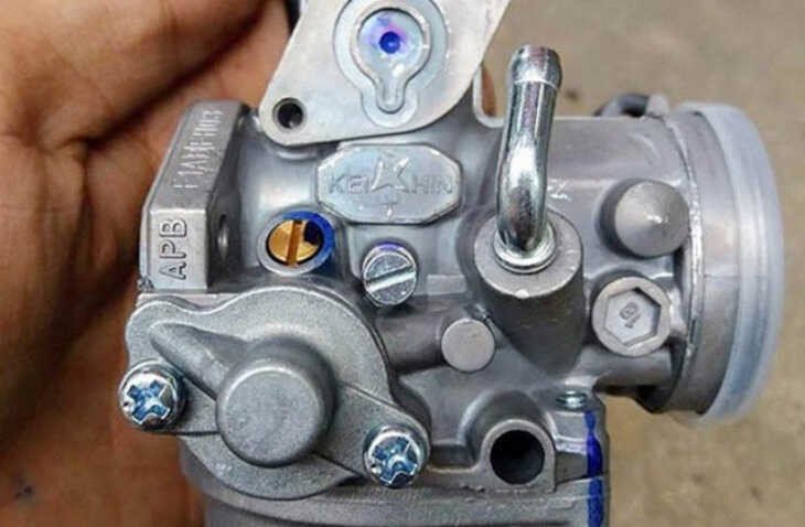 Xe máy 50cc có tiếng nổ to hoặc rung giật bất thường là dấu hiệu cần kiểm tra garanti