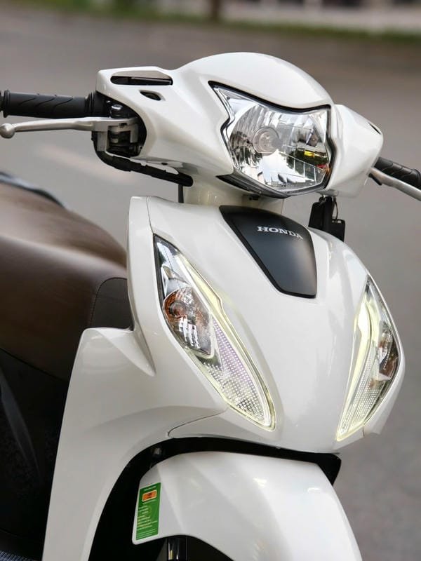 Xe máy Vision 2024 giá bao nhiêu