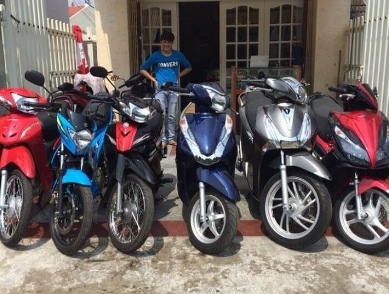 Xe máy cho thuê tại một cửa hàng ở Thái Bình