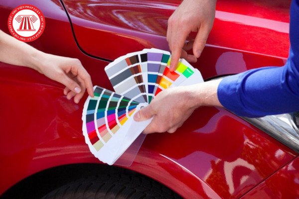 Xe máy có màu sơn mới được kiểm tra tại cơ quan đăng ký