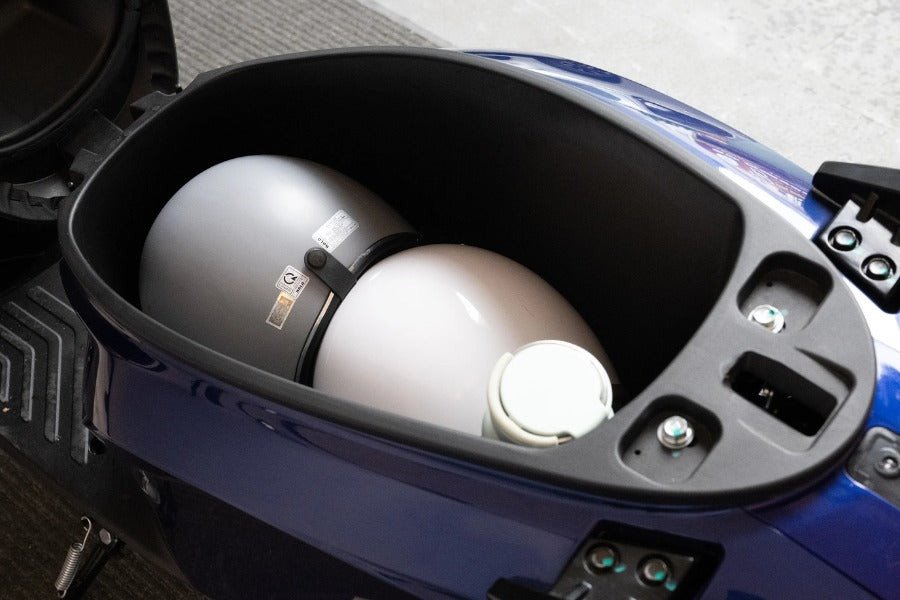 Xe máy điện cốp rộng không tốn pin