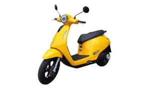 Xe máy điện đang sạc tại trạm sạc ở TP HCM