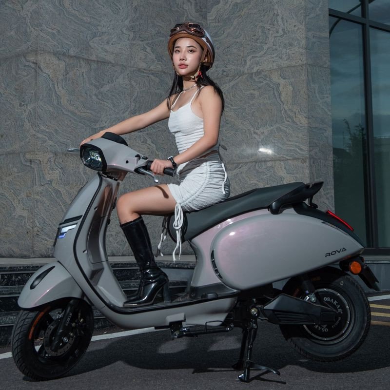 Xe máy điện OSAKAR Rova phong cách Châu Âu sang trọng, dẫn đầu mọi xu hướng