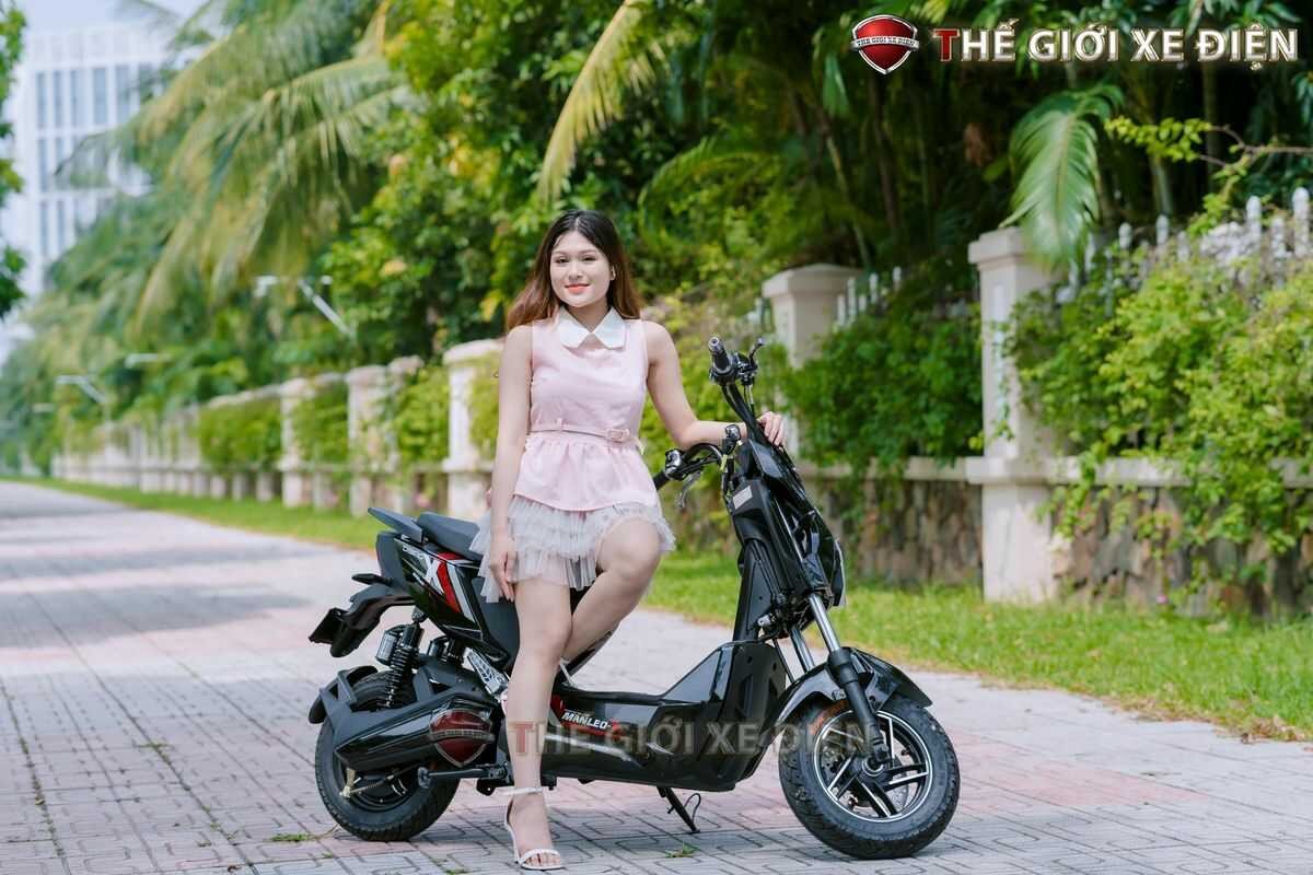 Xe máy điện Xmen Neo Dibao thể hiện phong cách thể thao