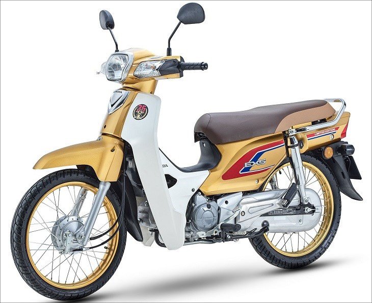 Xe máy xăng cung cấp sự linh hoạt về phạm vi di chuyển nhờ hệ thống trạm xăng phổ biến