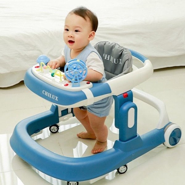 Xe tập đi hỗ trợ bé bước những bước đi đầu tiên vững vàng