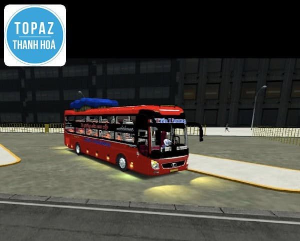 Xe Tiến Phương di chuyển trên đường cao tốc