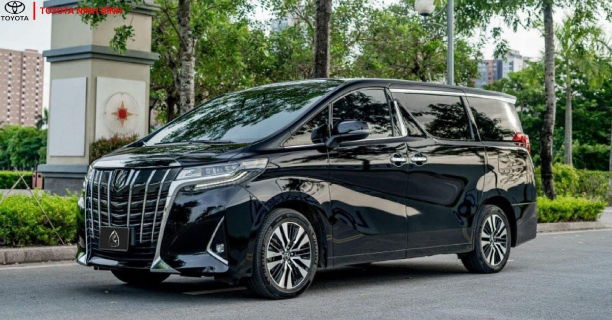 Xe Toyota Fortuner thể hiện sự mạnh mẽ trên nhiều địa hình