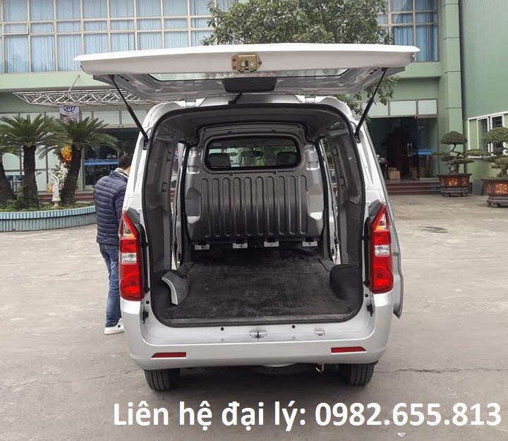 Xe van kenbo 2 chỗ với thùng hàng rộng rãi, sẵn sàng cho việc chất hàng