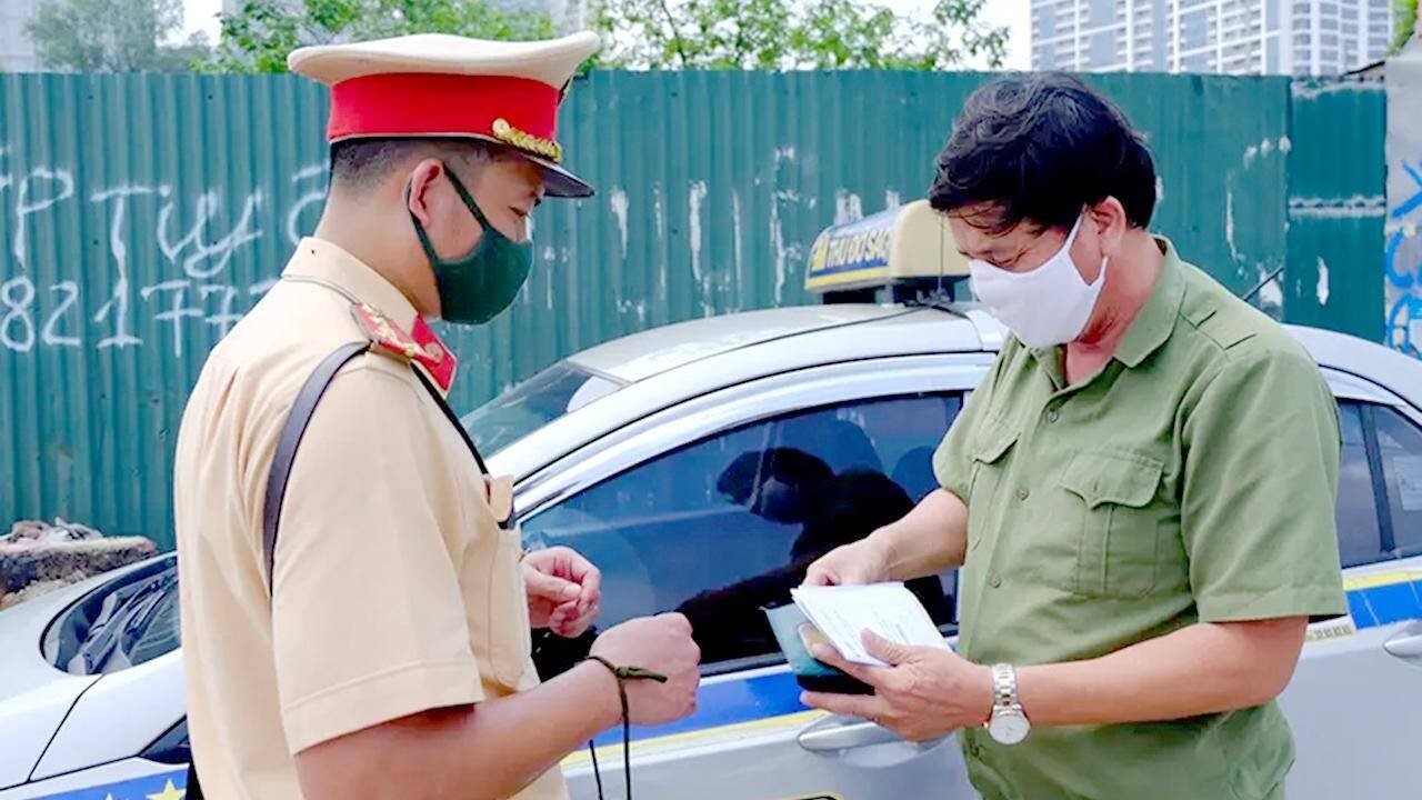 Xử lý khi quên mang theo bằng lái xe ô tô