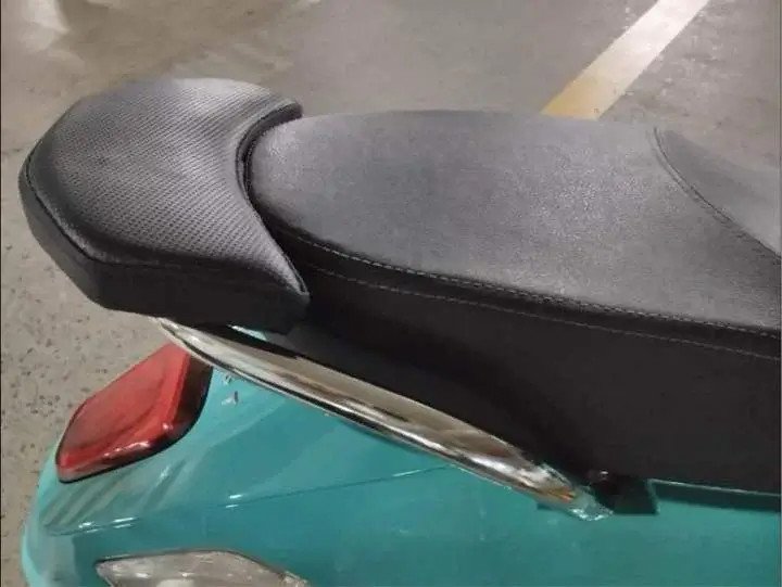 Bảng giá phụ tùng xe máy điện VinFast Evo200 chi tiết và mẹo bảo dưỡng Yên phụ xe VinFast Evo giúp tăng thêm không gian và sự thoải mái cho người ngồi sau