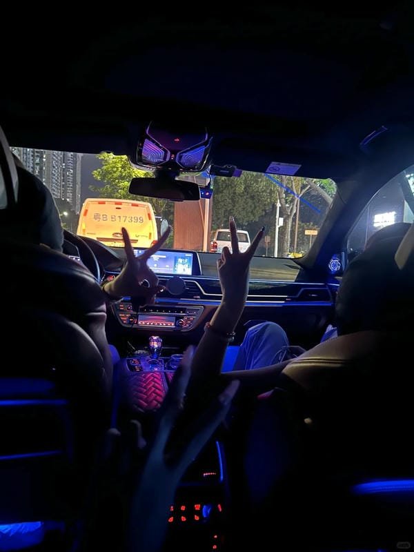 Hình Ảnh Ngồi Trên Xe Ô Tô Ban Đêm 20