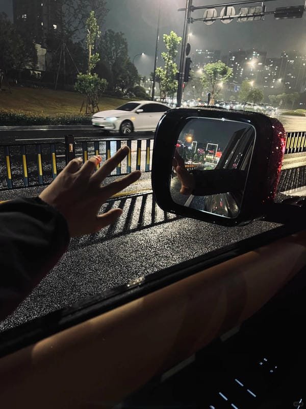 Hình Ảnh Ngồi Trên Xe Ô Tô Ban Đêm 8