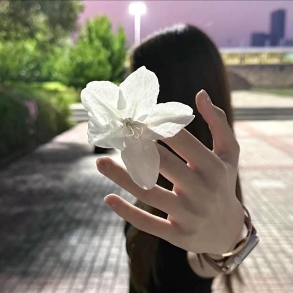 avatar ảnh girl che mặt ngầu 24