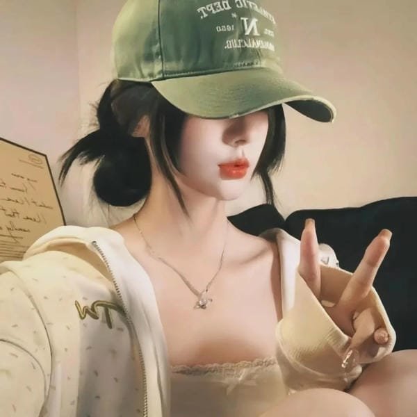 avatar ảnh đội mũ ngầu 10
