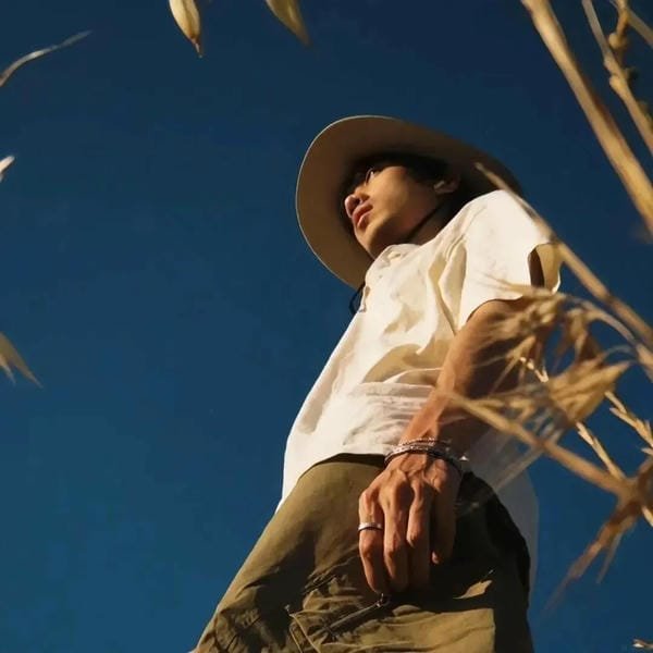 avatar màu xanh dương ngầu 4