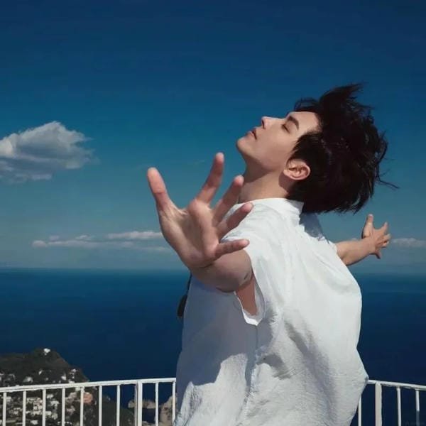 avatar màu xanh dương ngầu 6